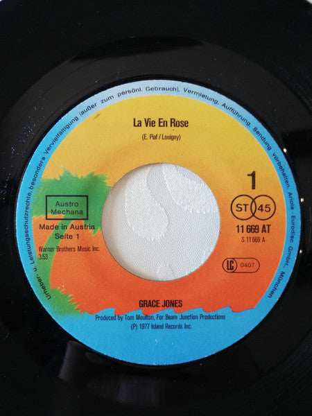 Grace Jones : La Vie En Rose / I Need A Man (7", Single)